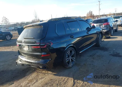 2023 BMW X7 xDrive40I z USA, uszkodzony, nr VIN 5UX23EM04P9P25435